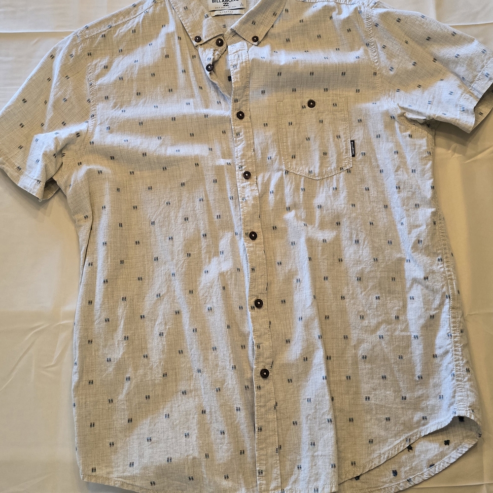 Billabong Light Gray Casual Button-Down Shirt